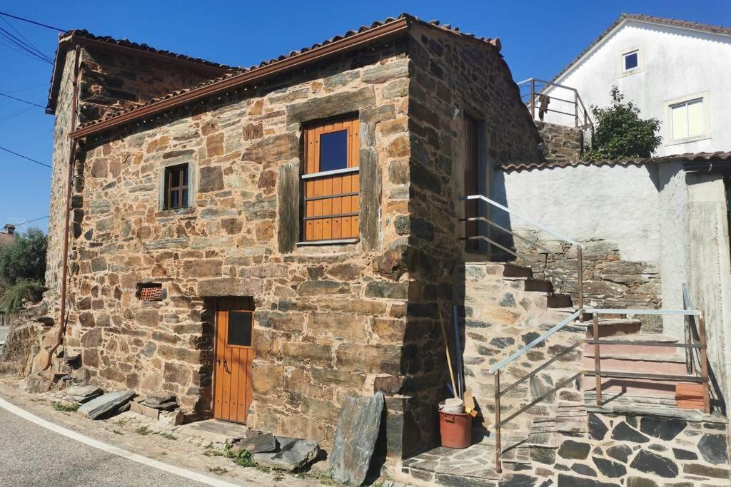 Casa Do Linho 400 Year Old Country Cottage Олейруш Экстерьер фото